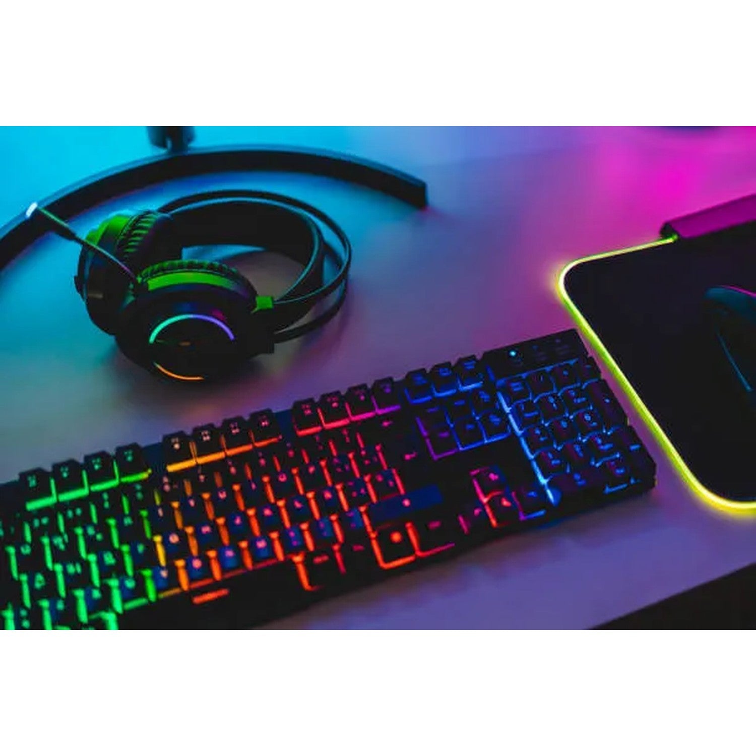 Peripheral set (Mouse, Keyboard, Mousepad, Headset)